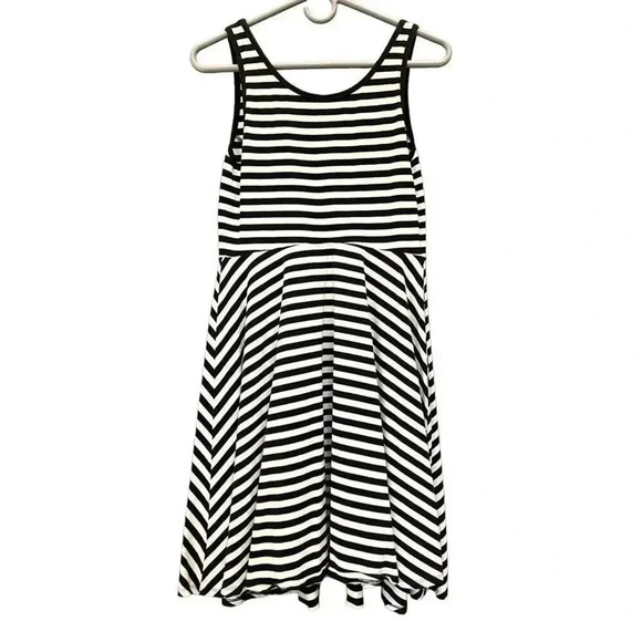 Gap Women’s Medium Black and White Striped Sleeveless Dress - Picture 3 of 3